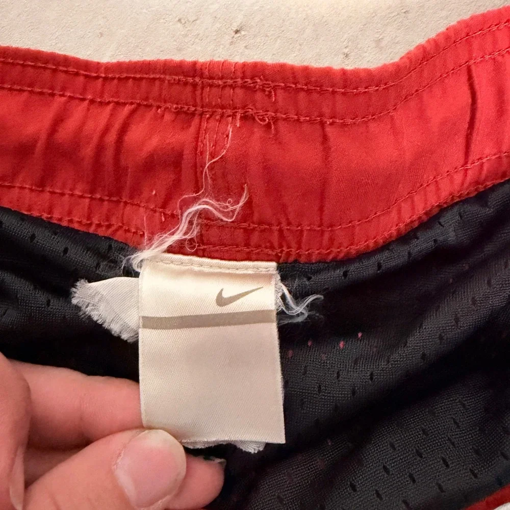 Nike Mens Swim Trunks Grey Red‎ Colorblock Board Shorts Mesh Lined Size XL